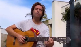 Noite de S&atilde;o Valentim: Z&eacute; Amaro canta "Vai dar namoro".