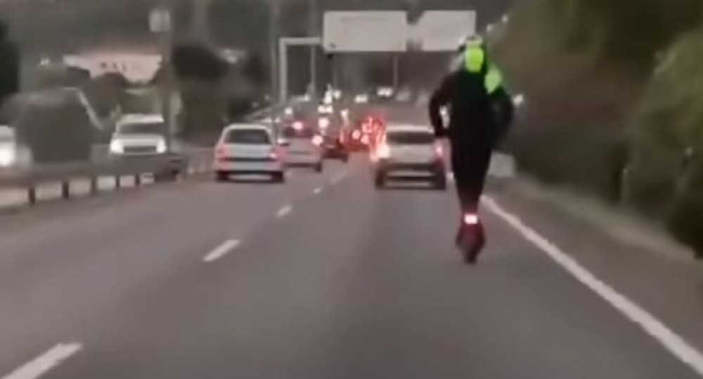 Indivíduo "apanhado" de trotinete na Via Rápida (Vídeo).