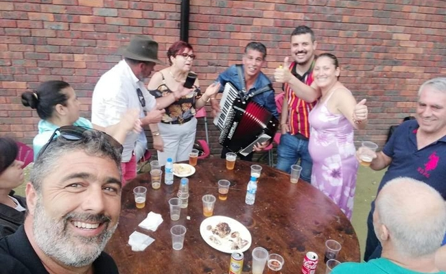 Aldora e Palheirinho do Acordeão em despique no dia da Madeira. Veja o momento