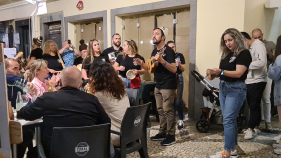 "Bailinho da Madeira" com o Grupo "Madeira Brinco". Espreite o v&iacute;deo.
