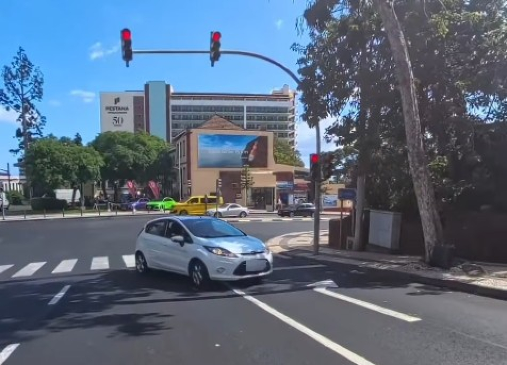 Vídeo de condutor em contramão torna-se viral (com vídeo)