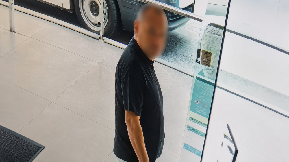 Homem suspeito de usar esquema de burla em lojas está a preocupar os comerciantes