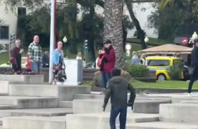 Sem-abrigo volta a causar dist&uacute;rbios com agress&otilde;es verbais e amea&ccedil;as (com v&iacute;deo)