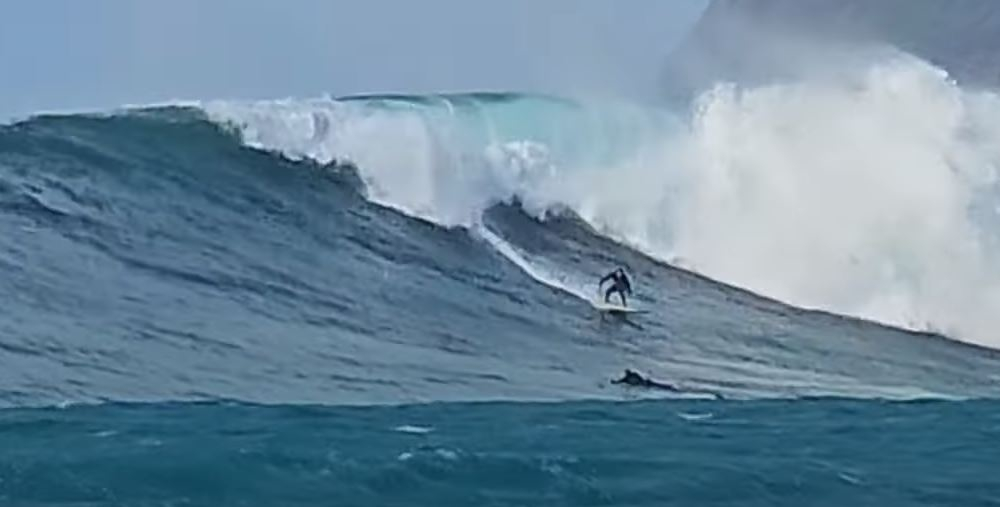 Ondas de sete metros atraem surfistas de renome. Veja o vídeo.