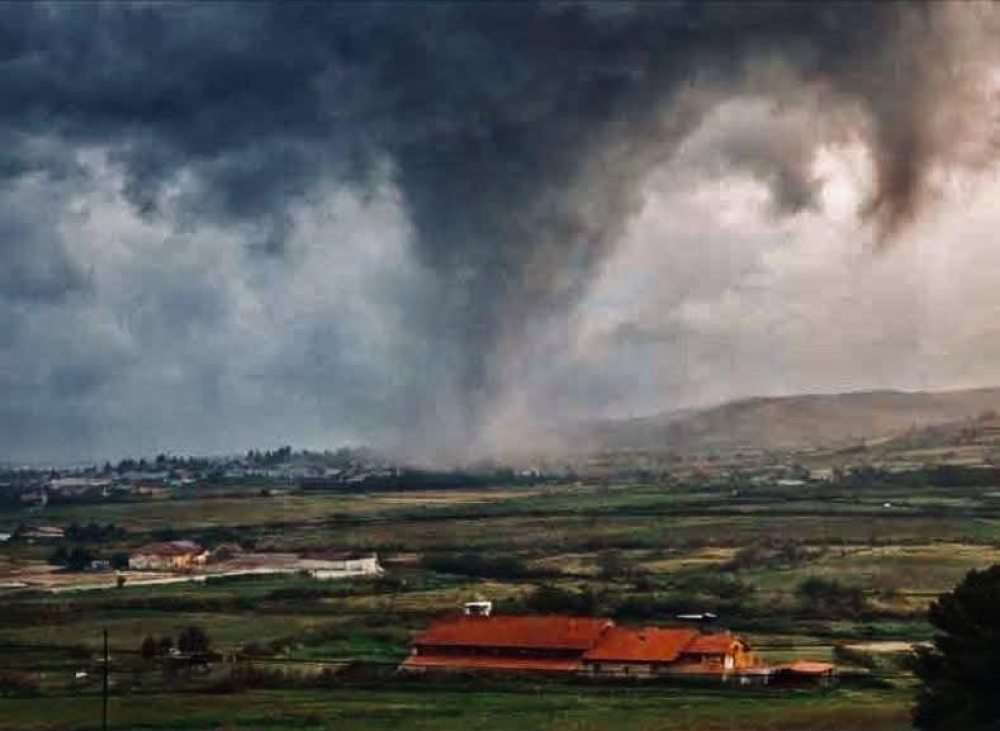 Tornado no Porto Santo provoca 25 ocorrências (com vídeo)